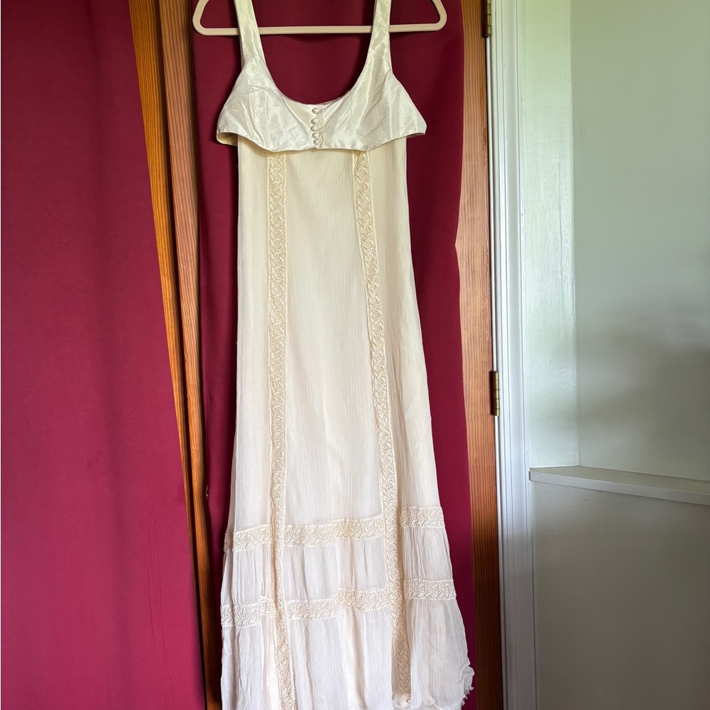 Elegant Cream Maxi Dress